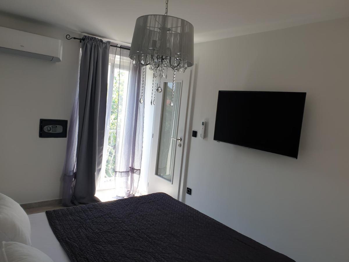 Castel Lejlighed Mali Lošinj Eksteriør billede